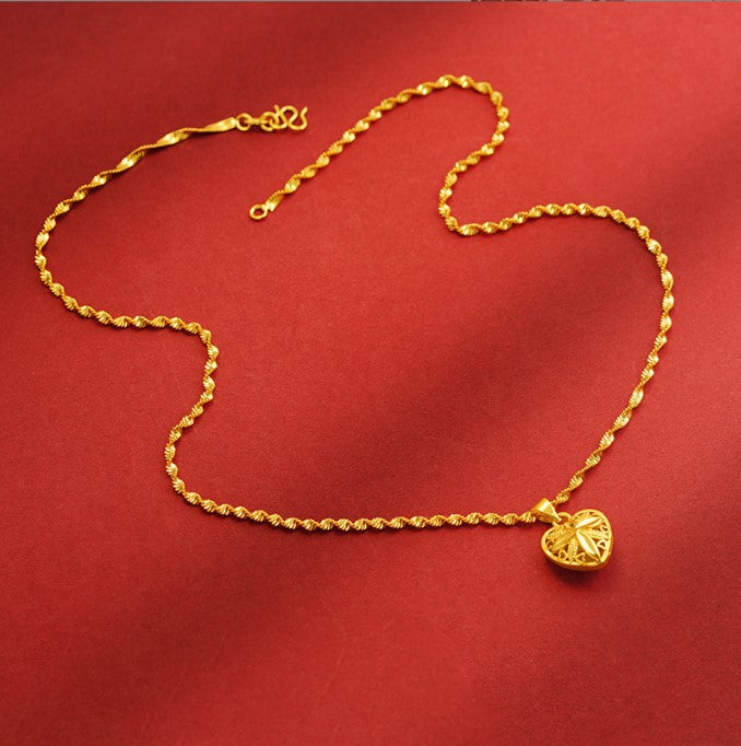 Hollow Sand Gold Heart Necklace – Elegant Women’s Pendant Jewelry