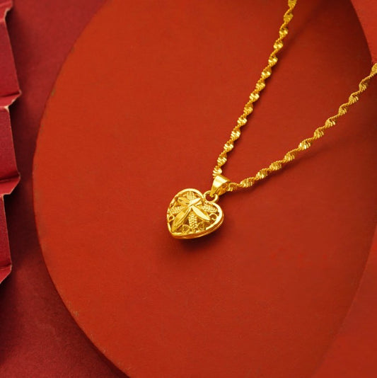 Hollow Sand Gold Heart Necklace – Elegant Women’s Pendant Jewelry